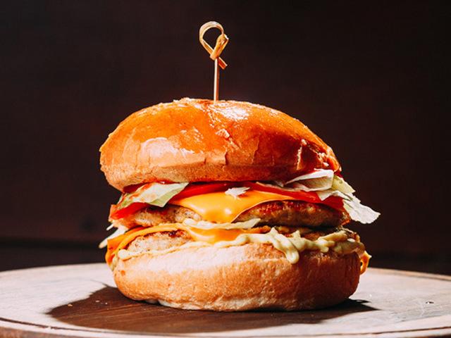 Подвійний бургер, з телятиною (соус Тейсті)