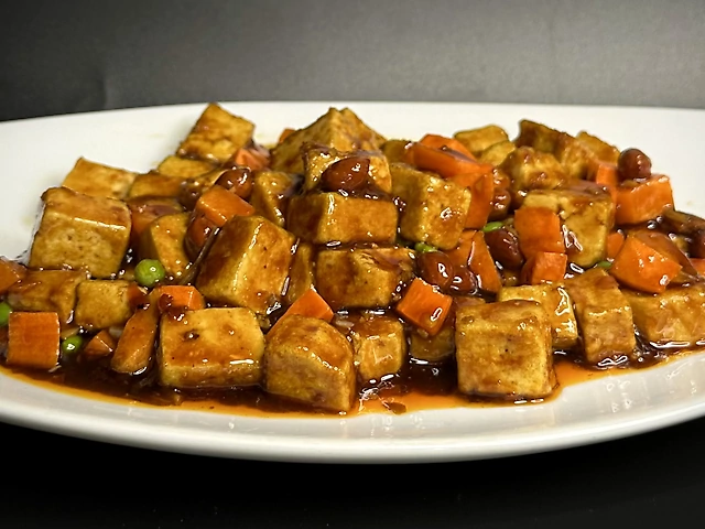 Смажений тофу Гунбао
