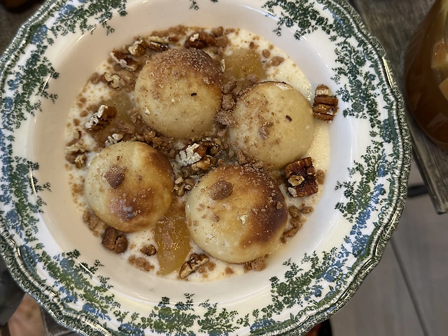 Ріккотники з кленовим кремом та пеканом