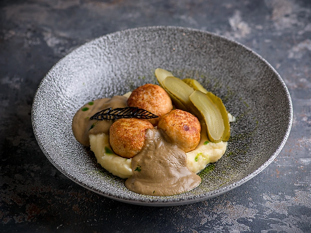 Курячі котлетки з картопляним пюре