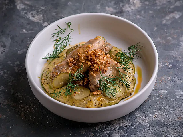 Кролик з трюфельною полентою та соусом фюме