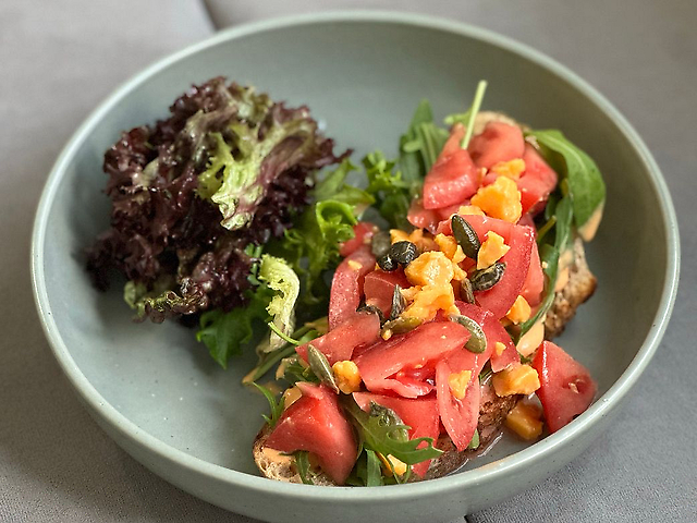 Брускета з Лососем