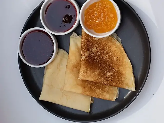 Млинці солодкі з топінгом