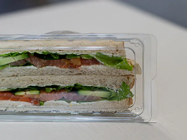 Сендвіч з лососем