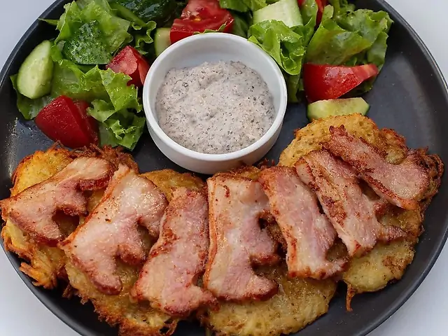 Деруни з беконом