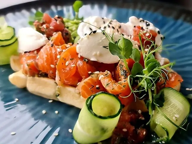 Вафля з сьомгою