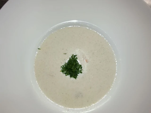 Суп з лососем