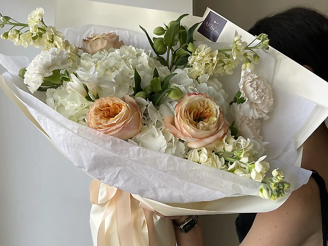 Букет у пастельних відтінках