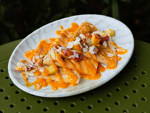 Млинці з яблуком