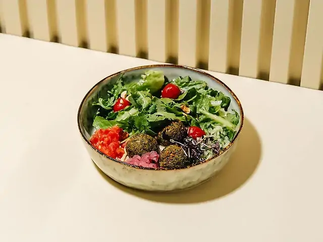 Боул з фалафелем