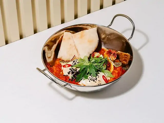 Шакшука з хумус-крокетами