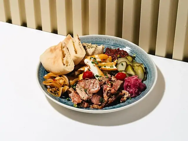 Шаверма в тарілці