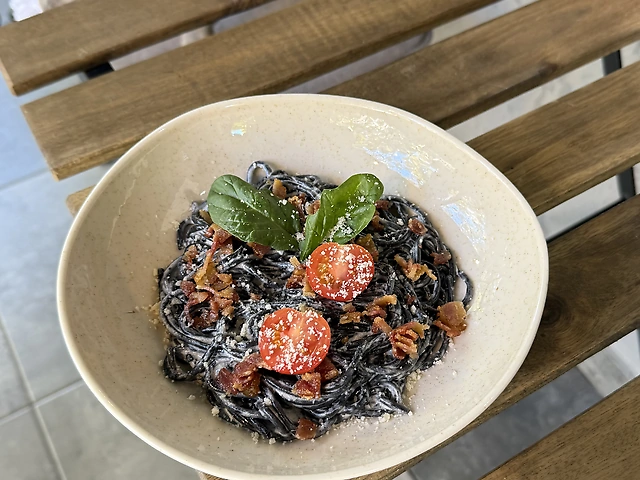 спагеті каракатиці з беконом