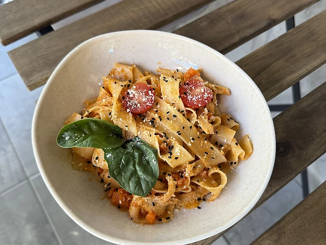 спагеті з куркою