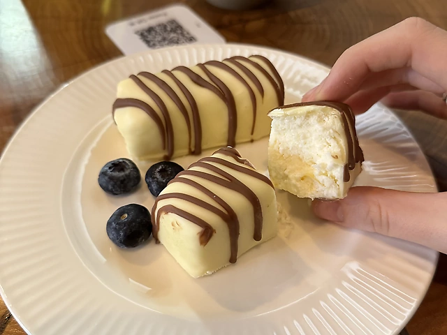 кокосовий сирок