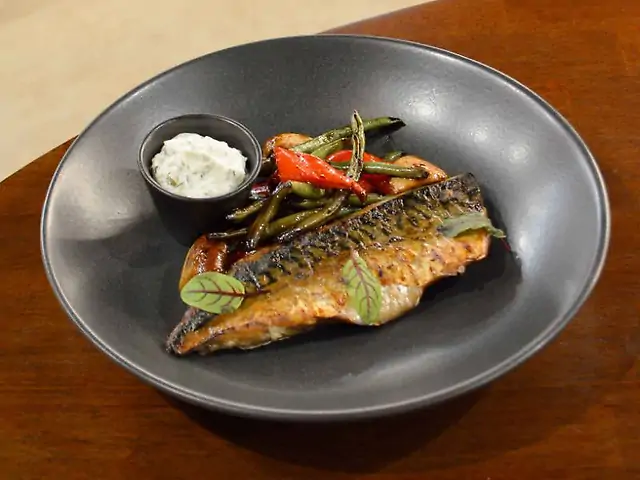 Скумбрія запечена