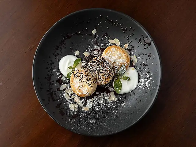 Сирники з ягідним кремом