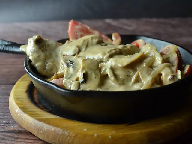 Горячая сковородка из телятины