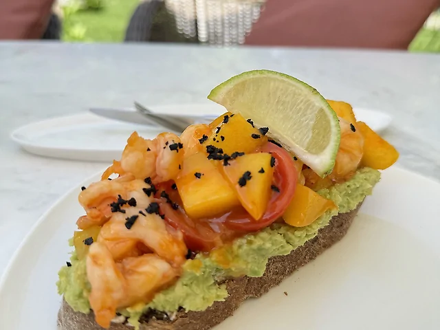 Брускета з креветкою